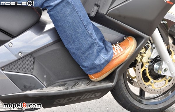 Śٿ_(d)Aprilia SRV850Ħ܇(ch)