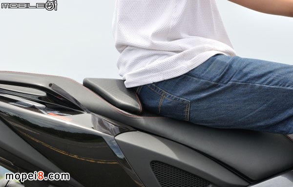 Śٿ_(d)Aprilia SRV850Ħ܇(ch)