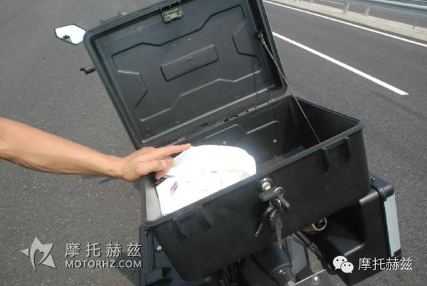 國內首款休閑越野旅行車--宗申RX3摩托測評